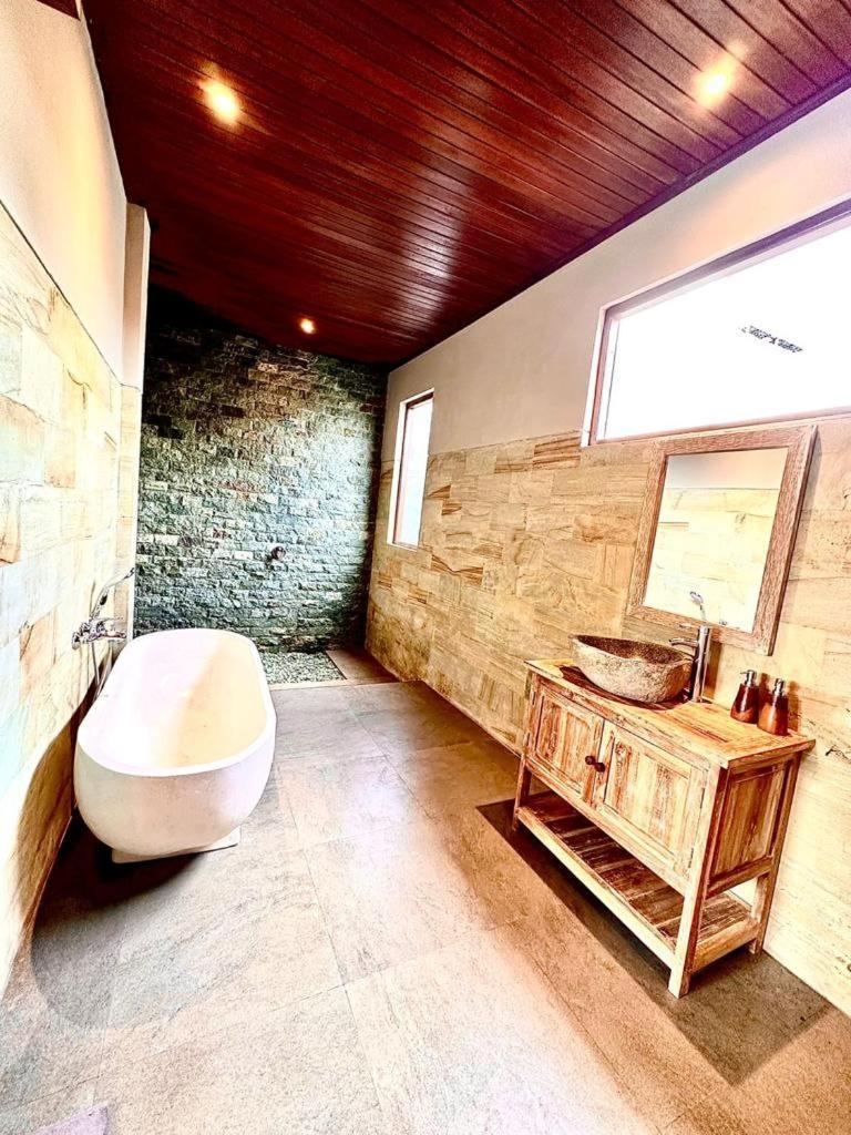 The Madawa Suites Ubud Extérieur photo